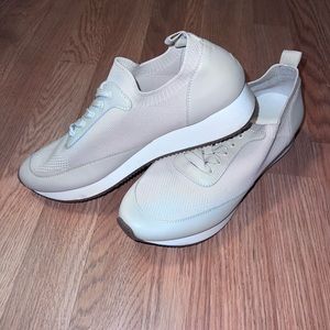 Banana Republic Recycled Knit Sneaker Size 8